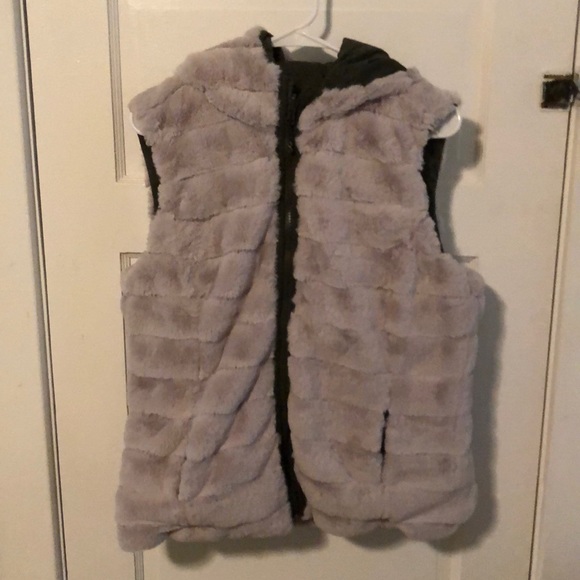 Reversible Vest - Picture 3 of 4